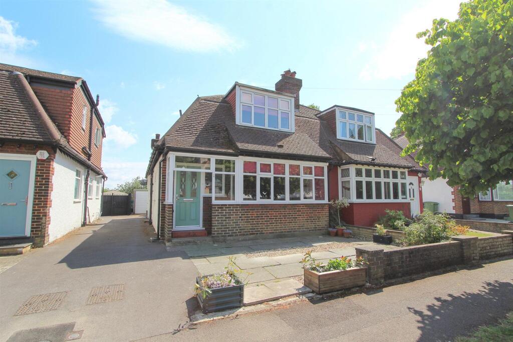 Main image of property: Queenswood Avenue, Wallington