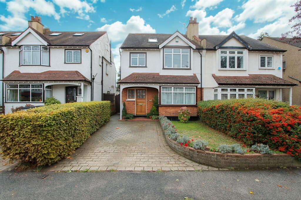 5 bedroom semi-detached house