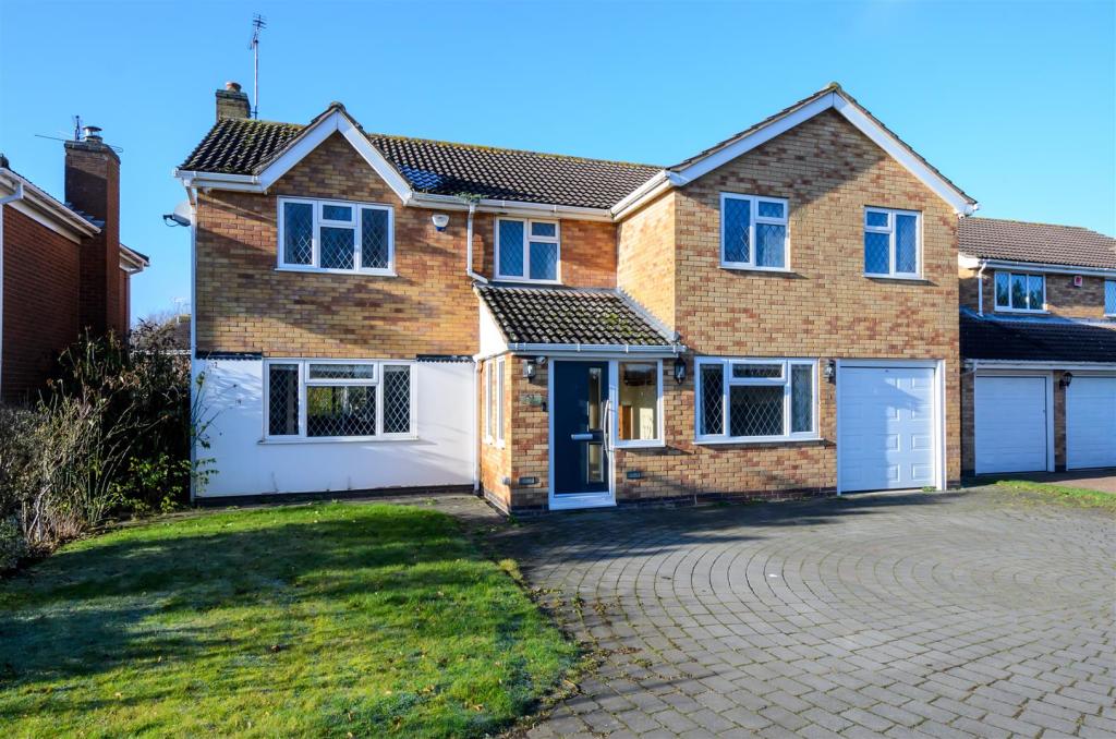6 bedroom detached house for sale in Hardwicke Road, Narborough., LE19