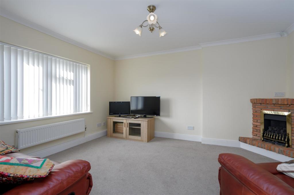 4 bedroom detached bungalow for sale in Chaucer Street, Narborough., LE19