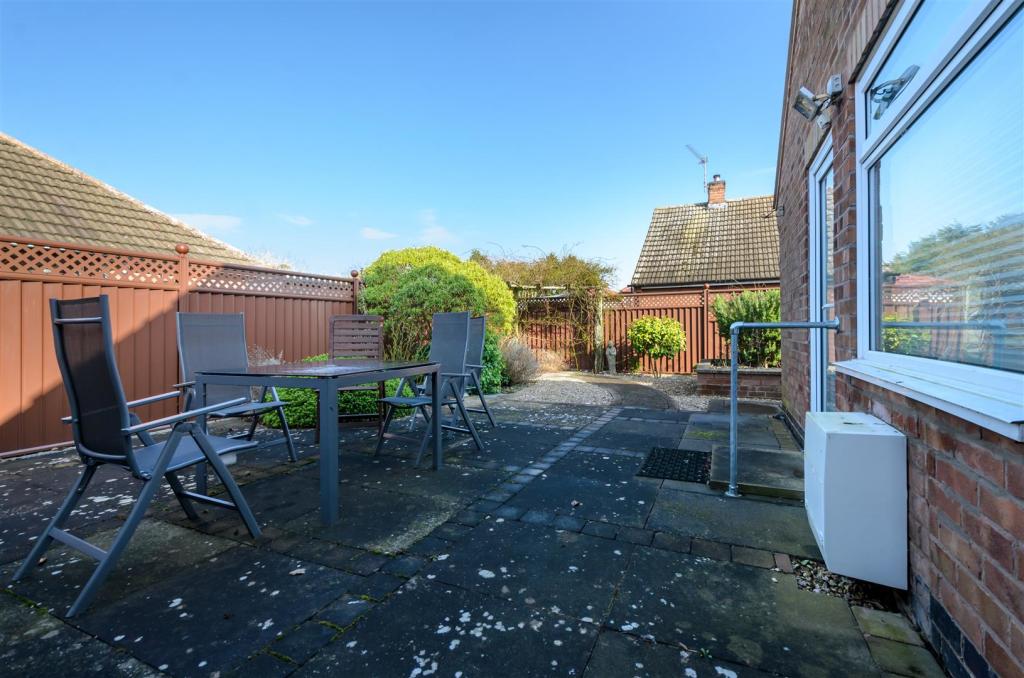 4 bedroom detached bungalow for sale in Chaucer Street, Narborough., LE19