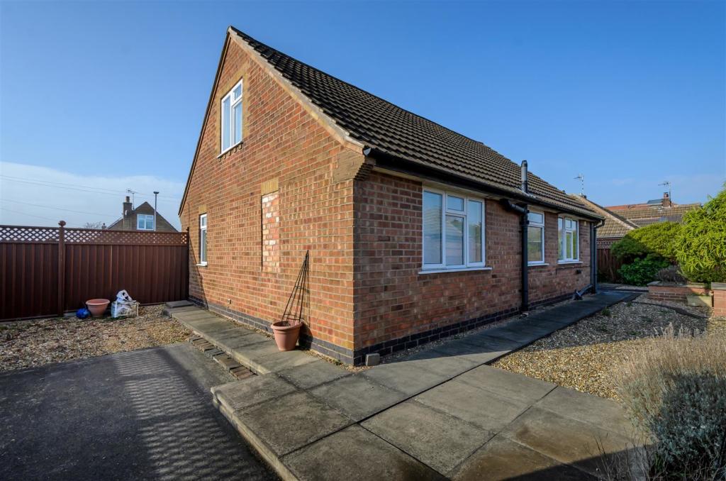 4 bedroom detached bungalow for sale in Chaucer Street, Narborough., LE19