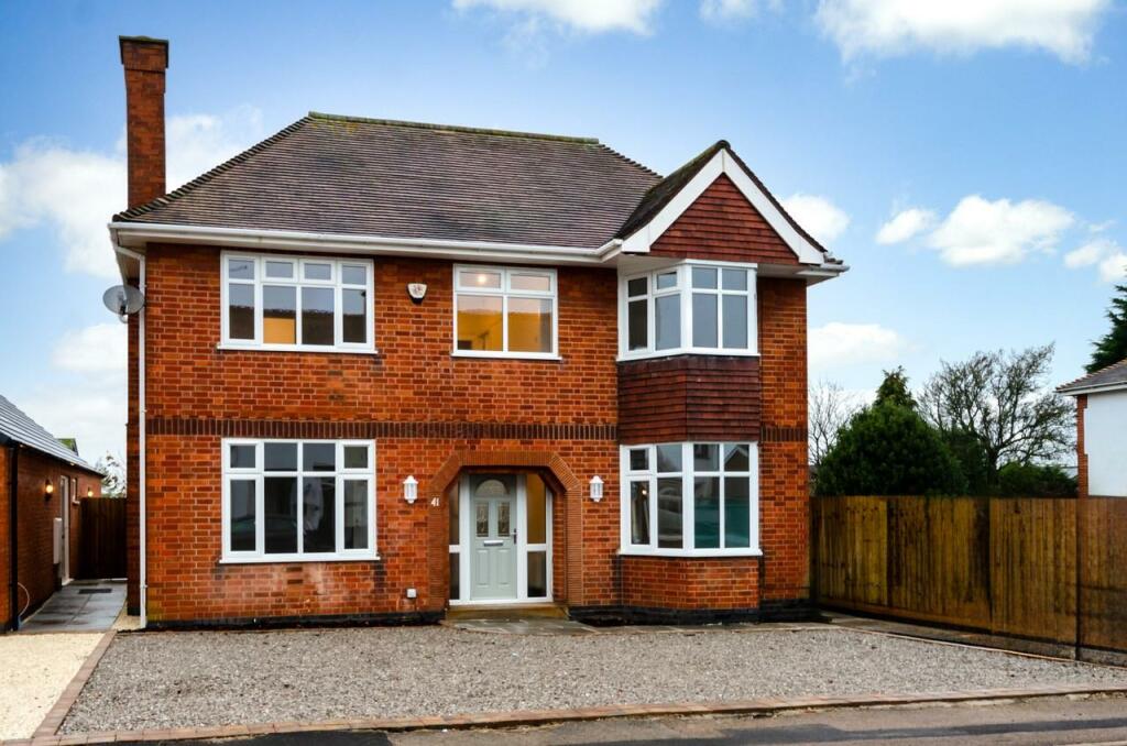 4 bedroom detached house for sale in Hinckley Road, Stoney Stanton, LE9
