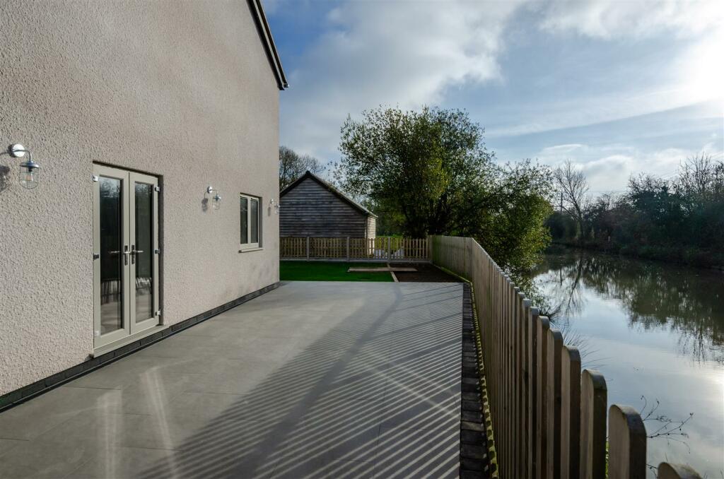 Additional property image - The Old Barn, Higham Lane, Stoke Golding.