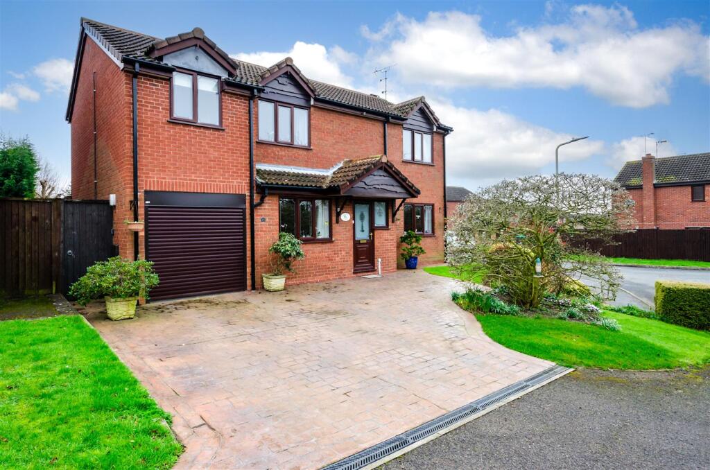 4 bedroom detached house