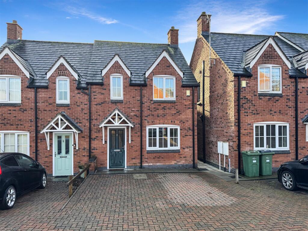 3 bedroom semi-detached house