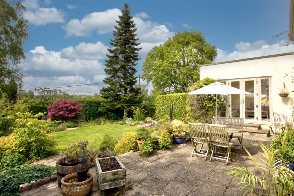 4 bedroom detached house for sale in 2 Common Road, Malmesbury, SN16