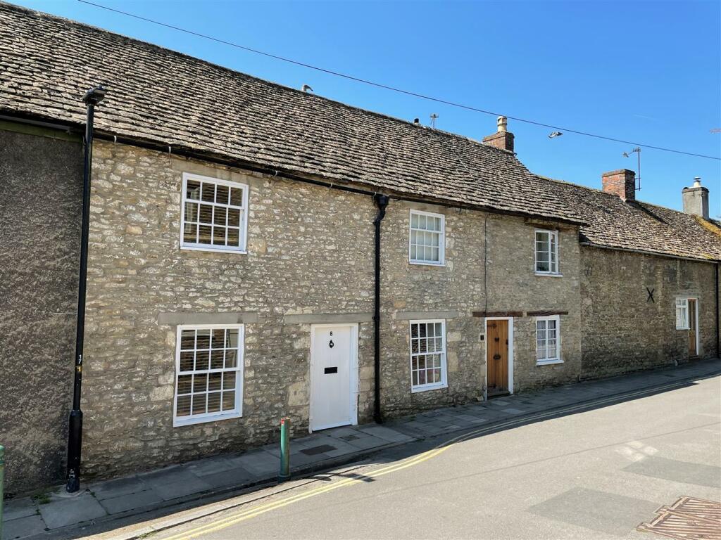 2 bedroom cottage for sale in 8 Kingswall, Malmesbury, SN16