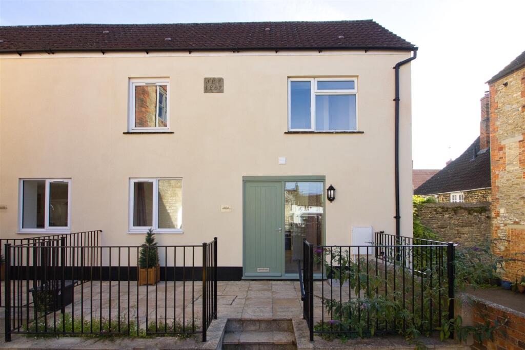 Main image of property: High Street, Malmesbury