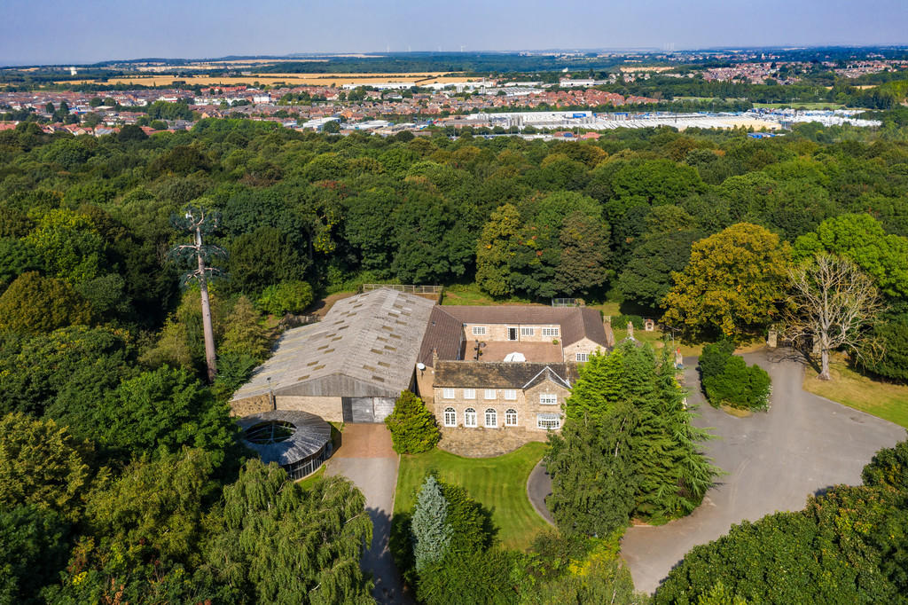 7 bedroom detached house for sale in Edlington, Doncaster, DN12