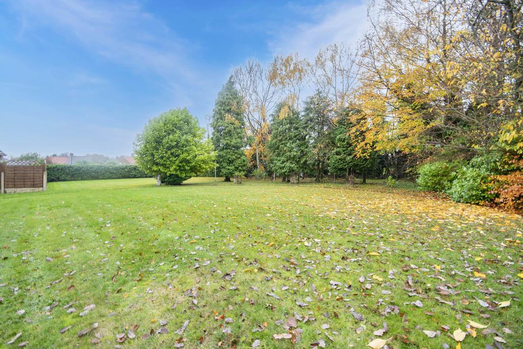 3 bedroom chalet for sale in Rackford Road, North Anston, S25