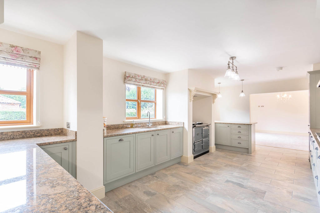 4 bedroom detached house for sale in Meeting House Lane, South Leverton