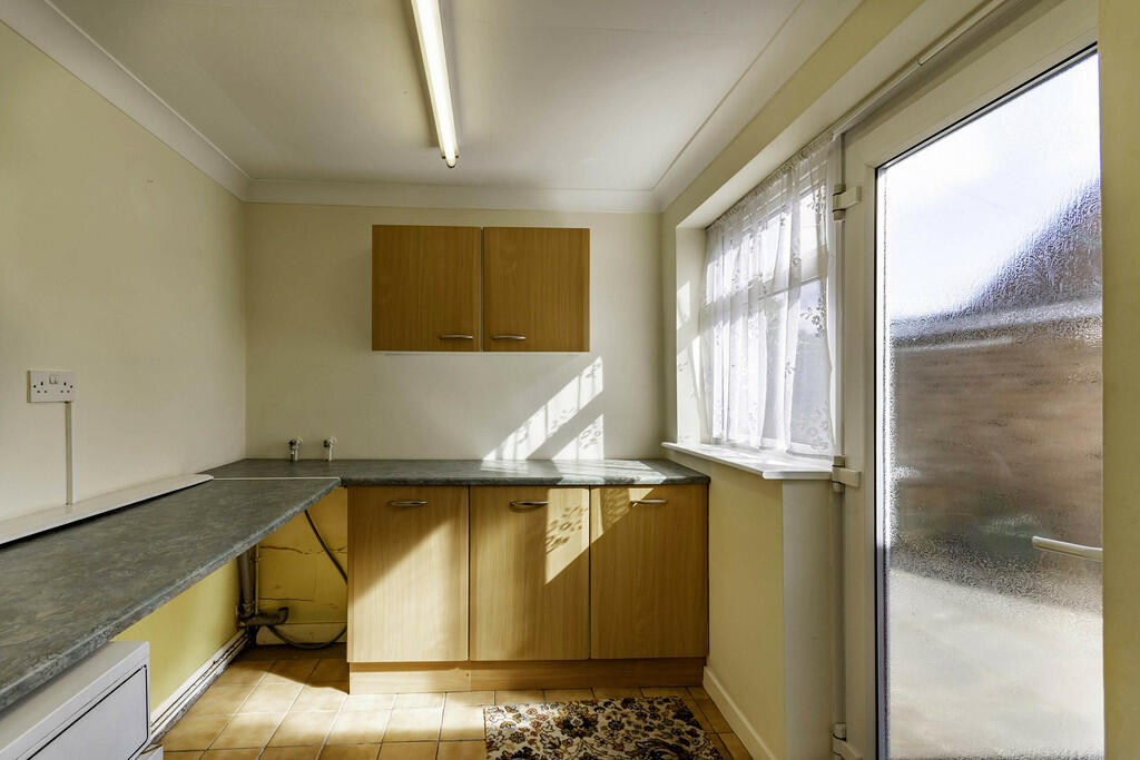 3 bedroom detached bungalow for sale in Church Lane, West Drayton