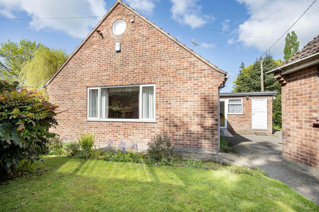 3 bedroom detached bungalow for sale in Church Lane, West Drayton