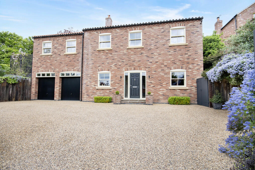 5 bedroom detached house for sale in Top Street, North Wheatley