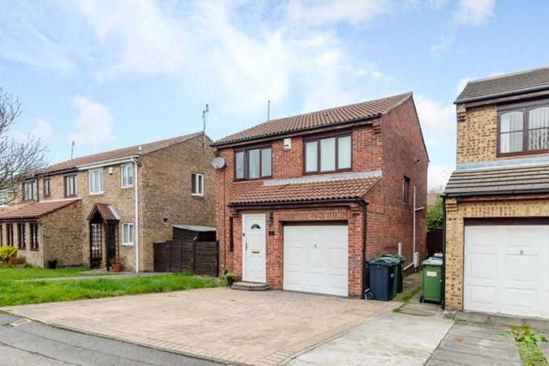 3 bedroom detached house for sale in Broadside, Gateshead, NE10