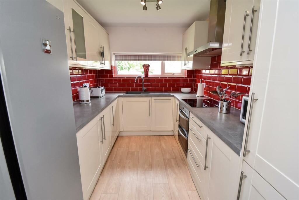 2 bedroom semidetached bungalow for sale in Manor Drive, Corby, NN18