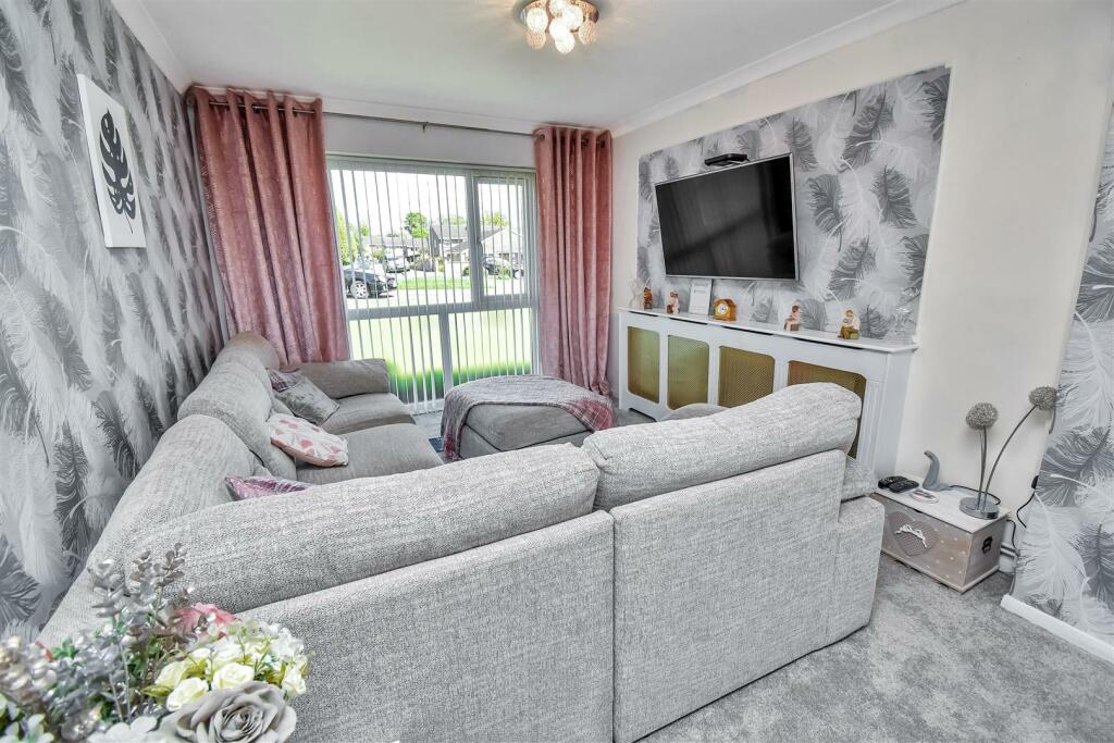 2 bedroom semidetached bungalow for sale in Manor Drive, Corby, NN18