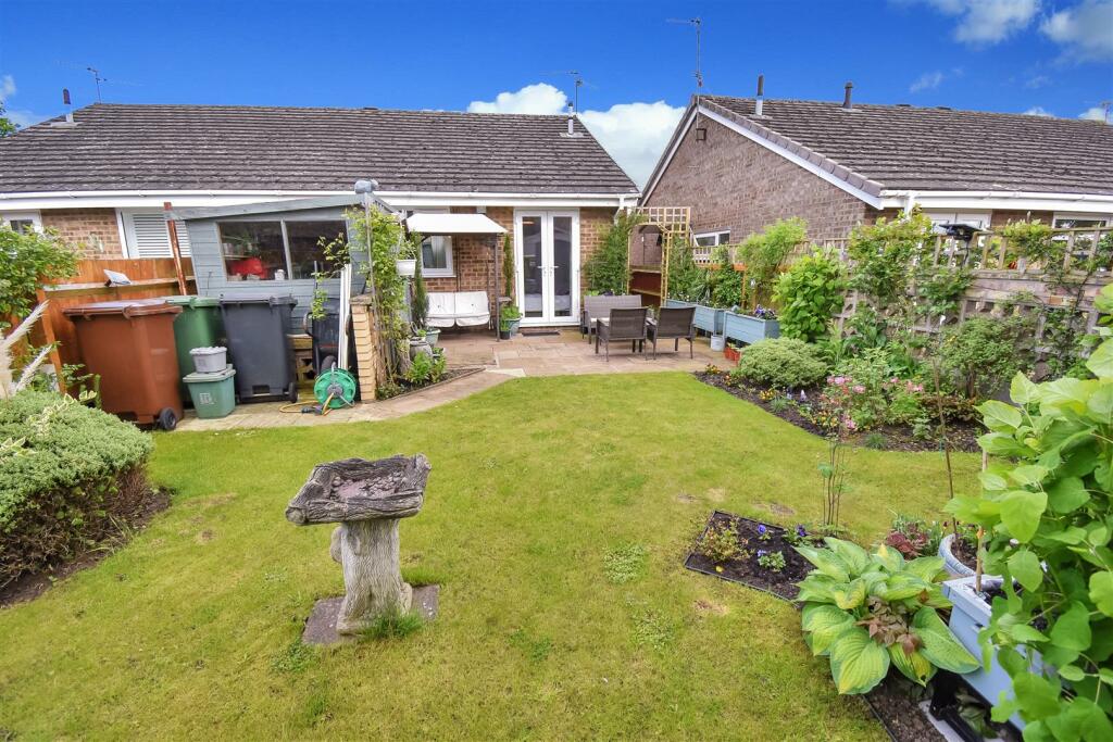 2 bedroom semidetached bungalow for sale in Manor Drive, Corby, NN18