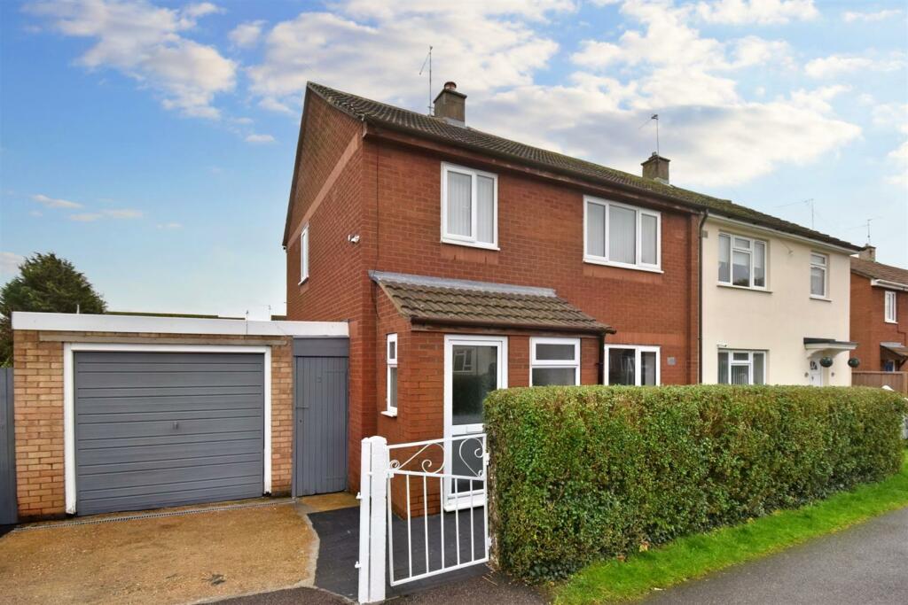 3 bedroom semidetached house for sale in Willow Brook Road, Corby, NN17