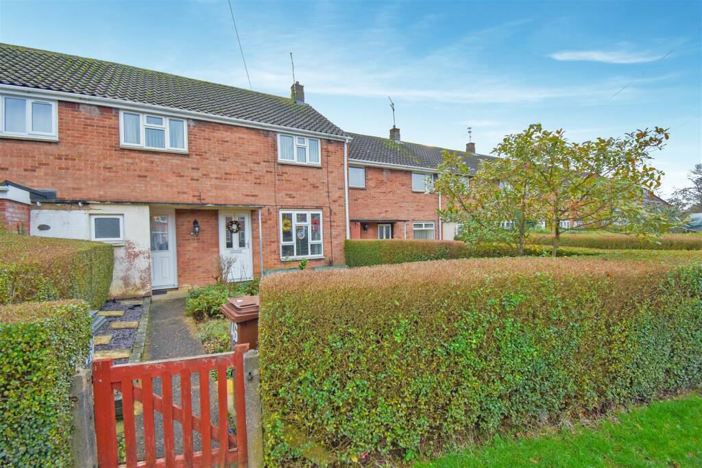 3 bedroom town house for sale in Kingsthorpe Avenue, Corby, NN17