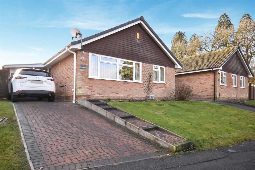 2 bedroom detached bungalow for sale in Southbrook, Corby, NN18