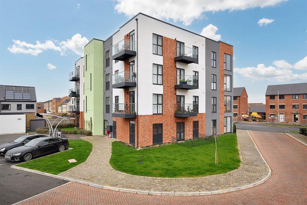 2 bedroom apartment for sale in The Avenue, Corby, NN17