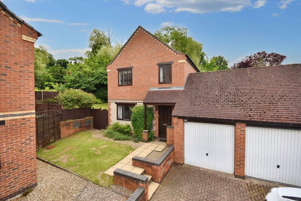 3 bedroom link detached house for sale in Manor Court, Middleton ...