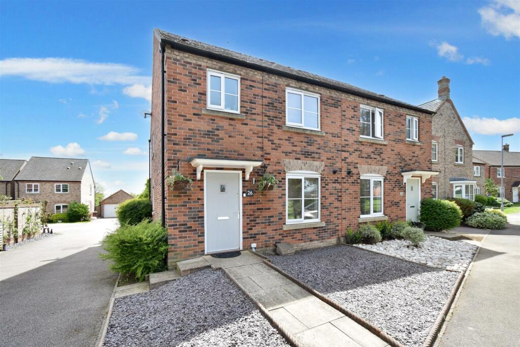3 bedroom semidetached house for sale in Hunts Field Drive, Gretton