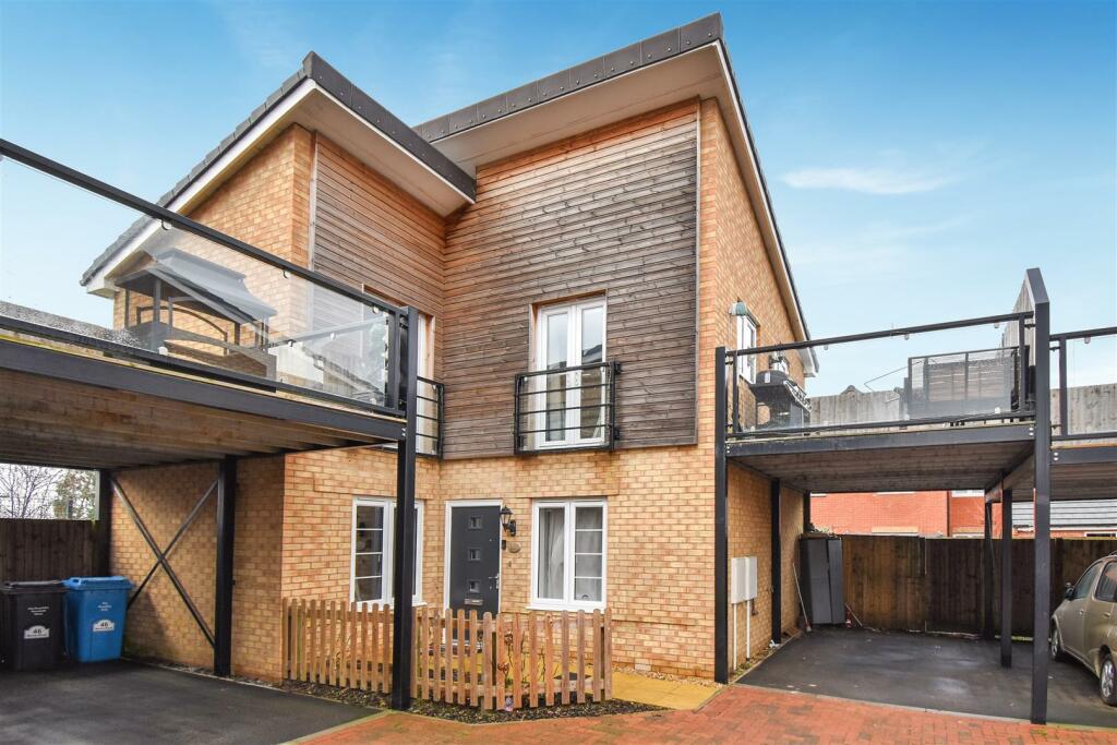 3 bedroom link detached house for sale in Merlin Road, Corby, NN17