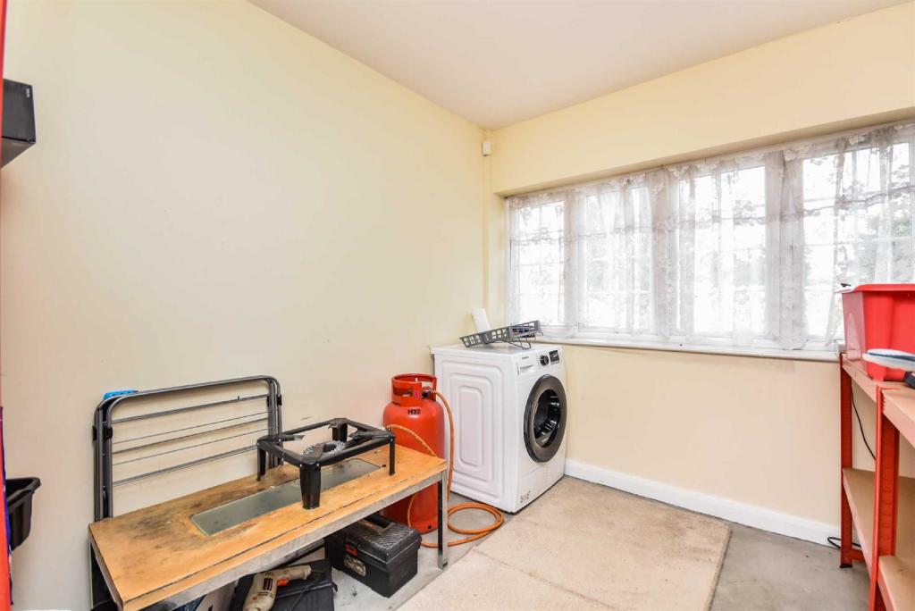 4 bedroom detached house for sale in Catchland Close, Corby, NN18