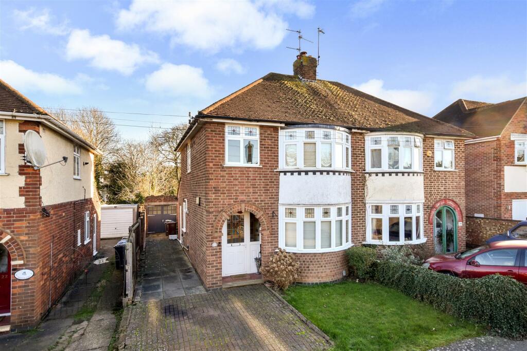 3 bedroom semidetached house for sale in Wheatley Avenue, Corby, NN17