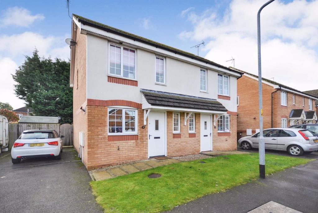 2 bedroom semidetached house for sale in Yardley Close, Corby