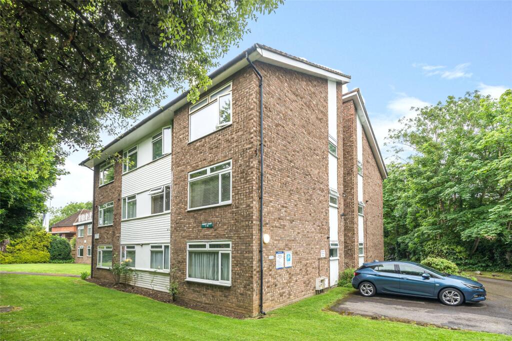 Main image of property: The Avenue, Worcester Park, Surrey, KT4