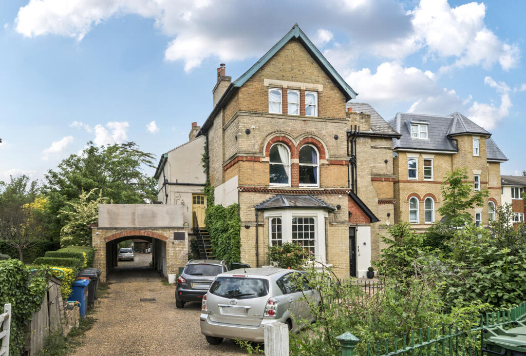 Main image of property: The Avenue, Worcester Park, Surrey, KT4