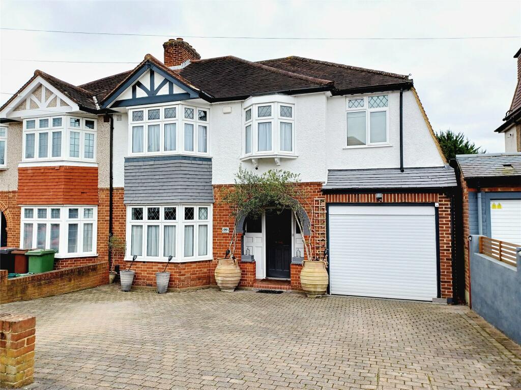 4 bedroom semidetached house for sale in Edenfield Gardens, Worcester