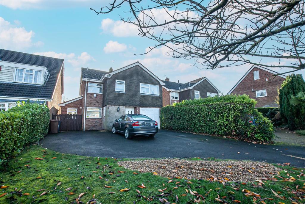 4 bedroom detached house for sale in Stocks Lane, Bramshall, ST14
