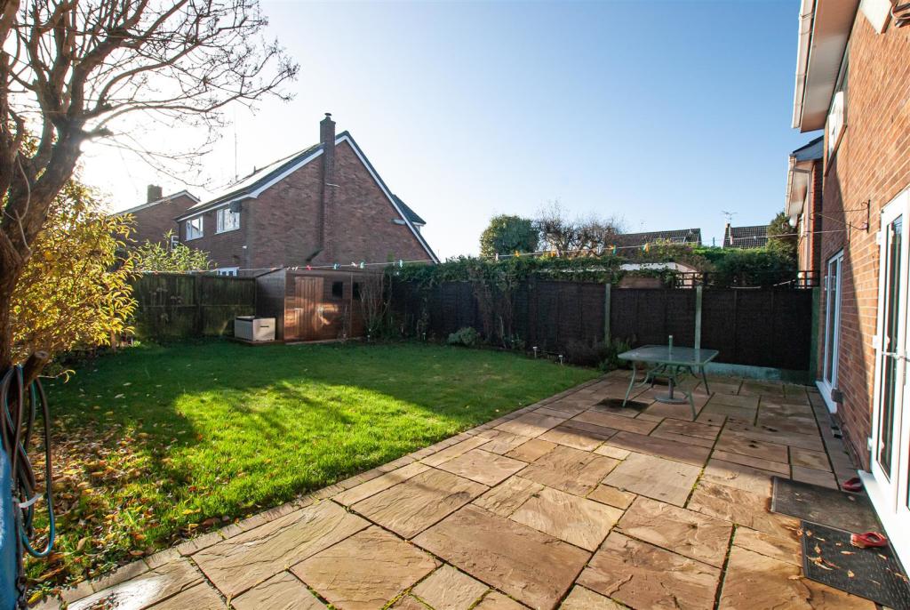 4 bedroom detached house for sale in Stocks Lane, Bramshall, ST14