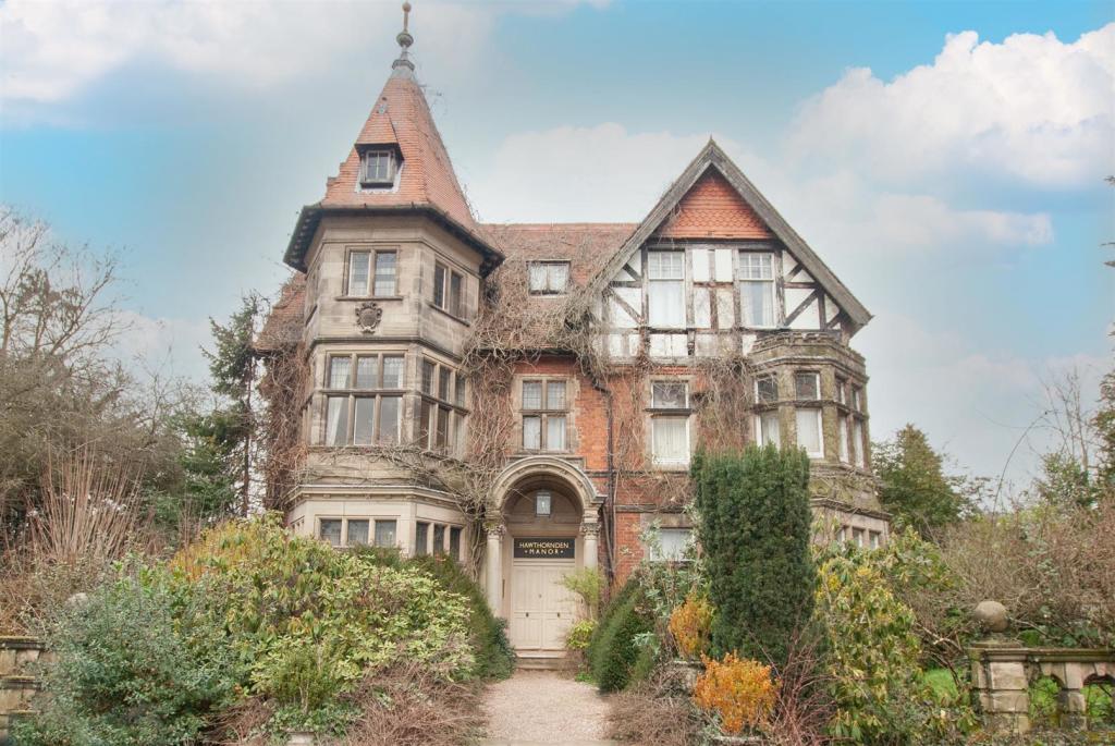 2 bedroom apartment for sale in Hawthornden Manor, Bramshall Road