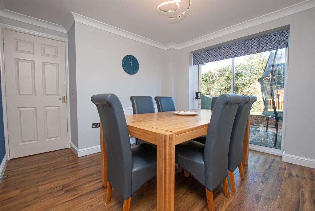 4 bedroom detached house for sale in Demontfort Way, Uttoxeter, ST14