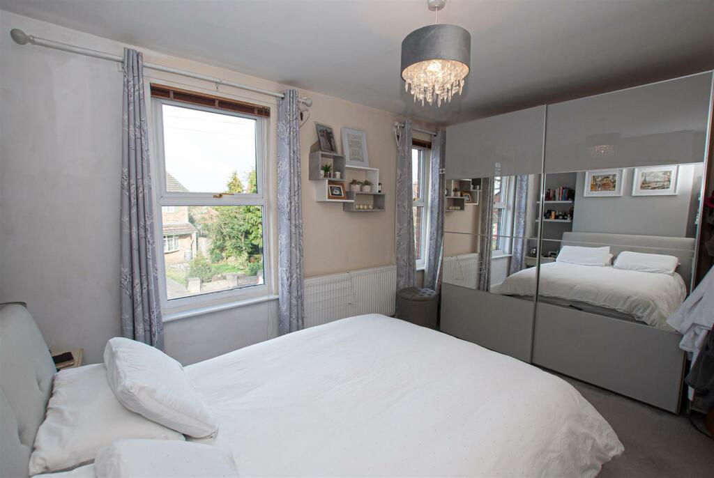 2 bedroom semidetached house for sale in New Road, Uttoxeter, ST14