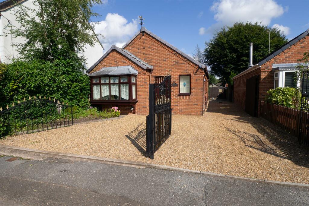 2 bedroom detached bungalow for sale in Mill Road, Cheadle, ST10 1NG, ST10
