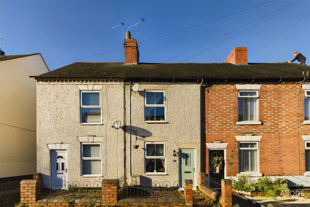 2 bedroom terraced house for sale in Spring Terrace Road, Stapenhill, DE15