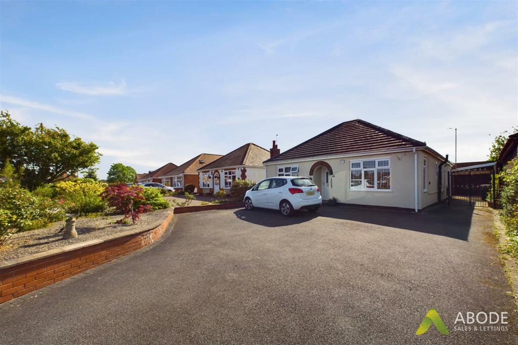 3 bedroom detached bungalow for sale in Church Road, Stretton, DE13