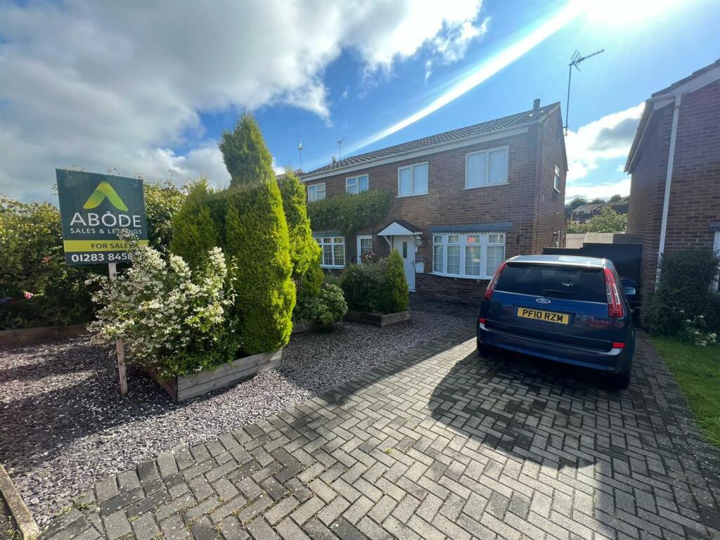 3 bedroom semidetached house for sale in Norman Road, Tutbury, DE13