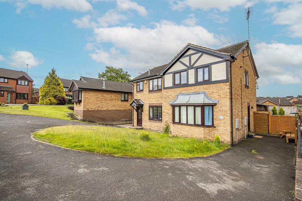 3 bedroom semidetached house for sale in Sandpiper Drive, Uttoxeter
