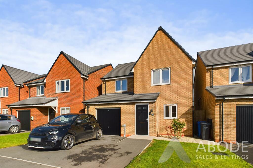 3 bedroom detached house for sale in Diamond Close, BurtonOnTrent, DE14