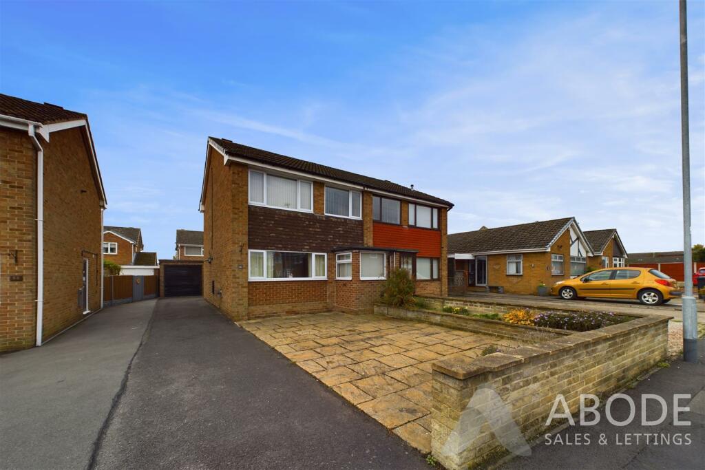 3 bedroom semidetached house for sale in Fairham Road, Stretton