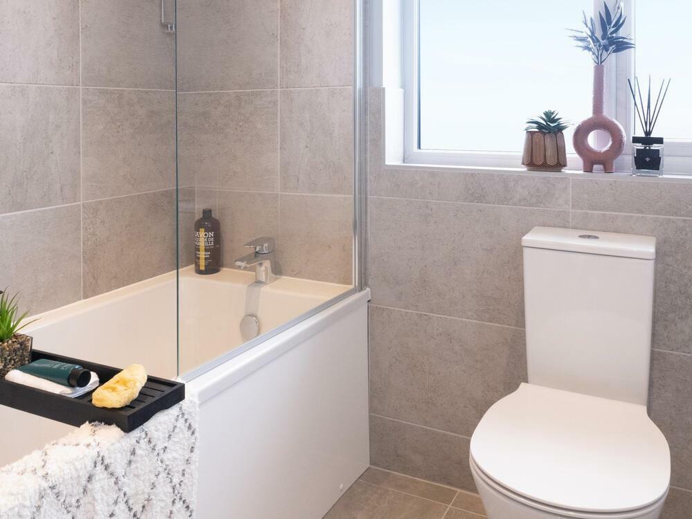 Additional property image - Pirelli Close, Castle Donington, Derbyshire