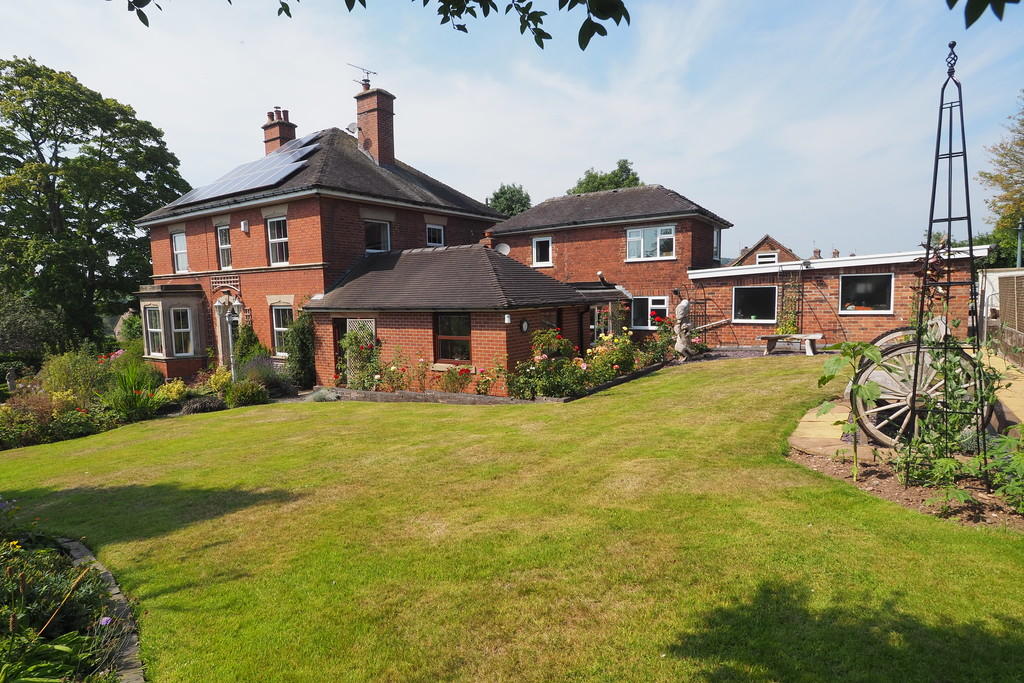 6 bedroom detached house for sale in Cheadle Road, Tean, ST10